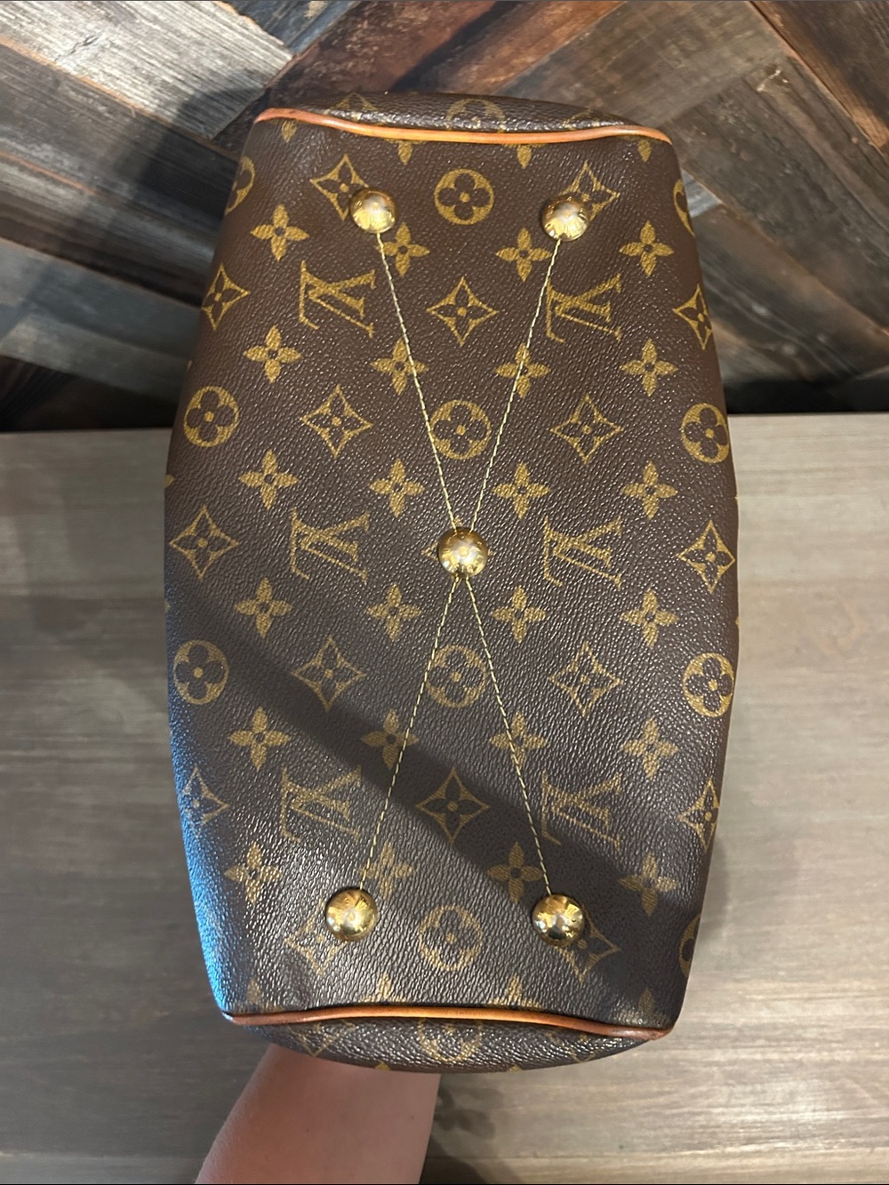 Louis Vuitton Tivoli PM Handbag - Picture 6 of 8
